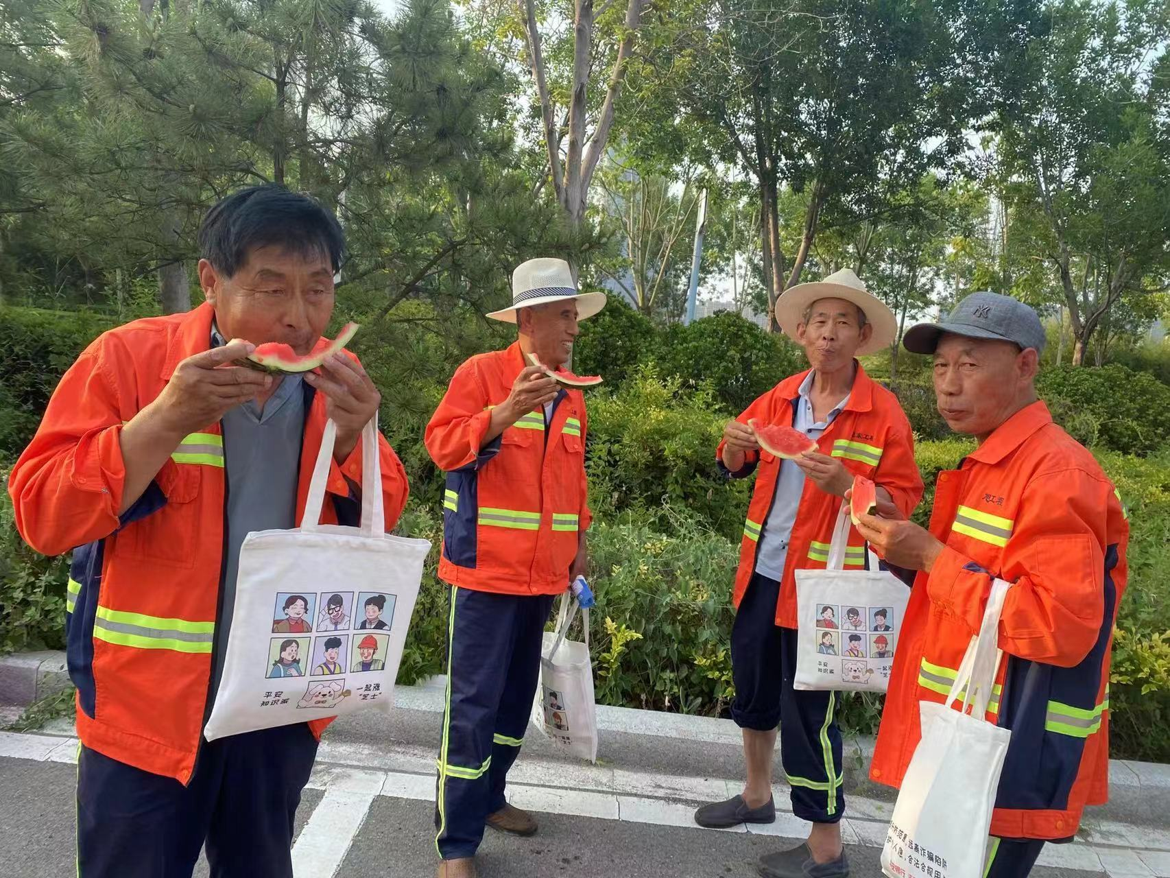 平安银行东营分行开展“传递清凉与守护,守住自己钱袋子”宣传活动